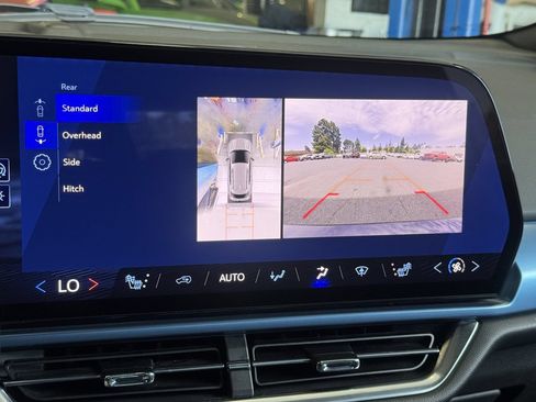 Used 2024 Chevrolet Equinox EV LT FWD image 33