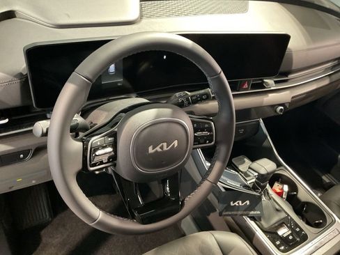 New 2026 Kia Carnival EX FWD image 12