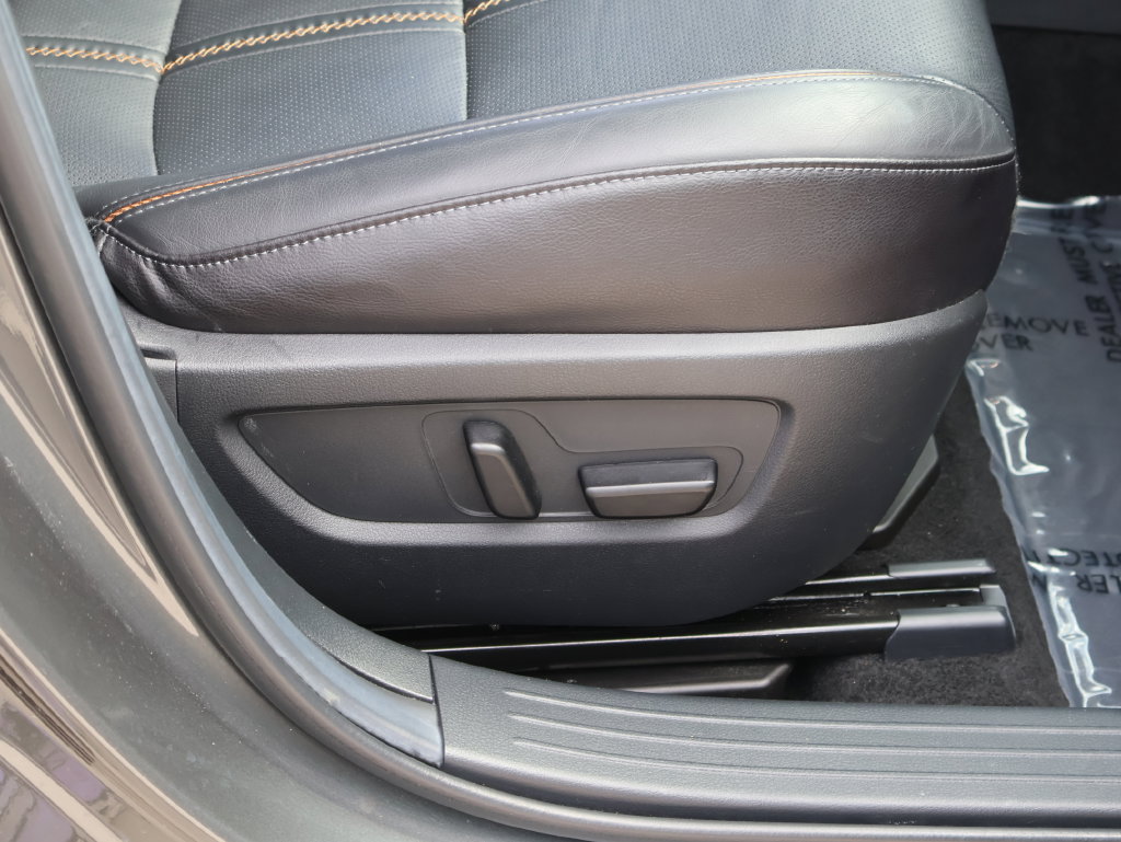 Used 2025 MAZDA CX-50 AWD 2.5 S w/ Premium Plus Pkg image 9