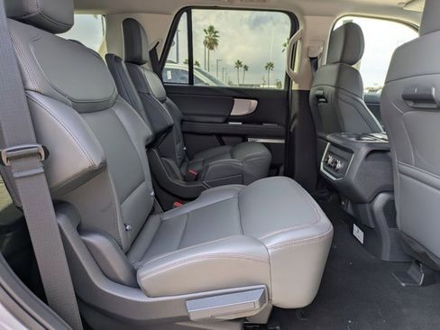 New 2025 Ford Expedition Active image 21