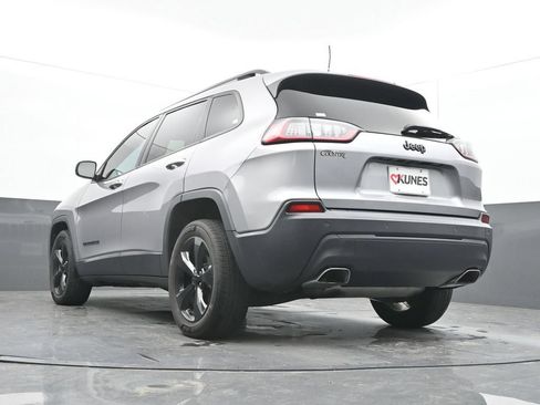 Used 2019 Jeep Cherokee Latitude Plus FWD image 29