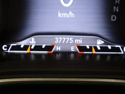 Used 2021 Jeep Cherokee Latitude Lux w/ Comfort/Convenience Group image 41