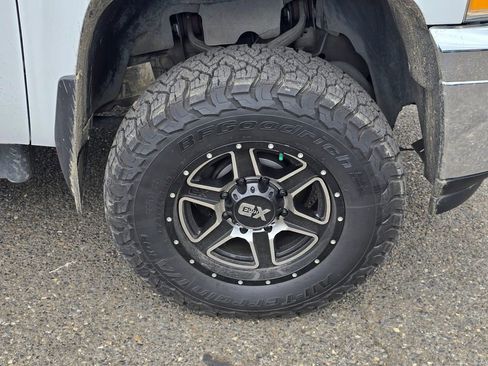 Used 2013 Chevrolet Silverado 2500 LTZ w/ LTZ Plus Package AWD/4WD image 9