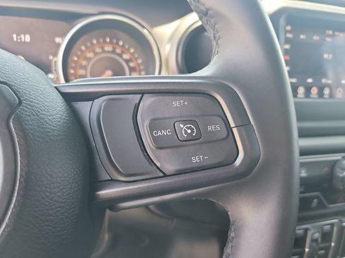 Used 2019 Jeep Wrangler Unlimited Sport S AWD/4WD image 25