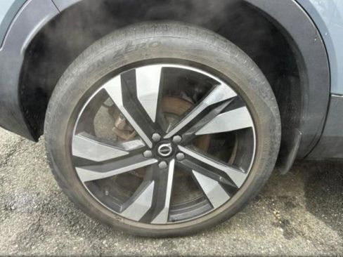 Used 2023 Volvo XC40 B5 Plus w/ Protection Package Premier AWD/4WD image 10