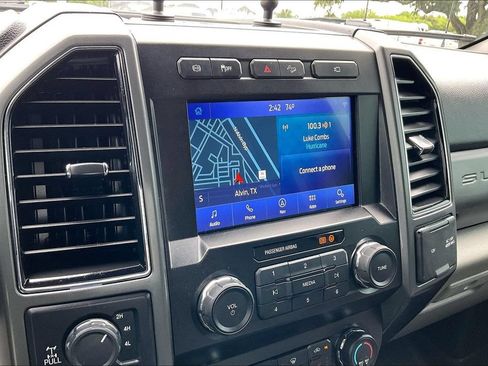 Used 2019 Ford F250 XLT w/ XLT Premium Package AWD/4WD image 24