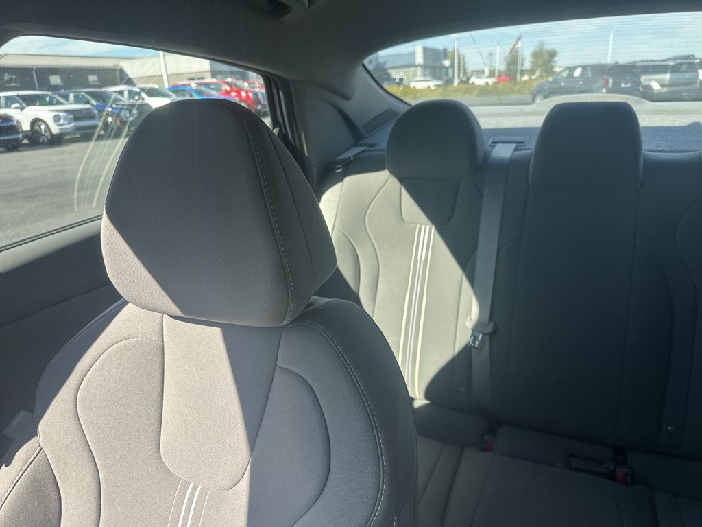 Used 2023 Hyundai Elantra SEL FWD image 12