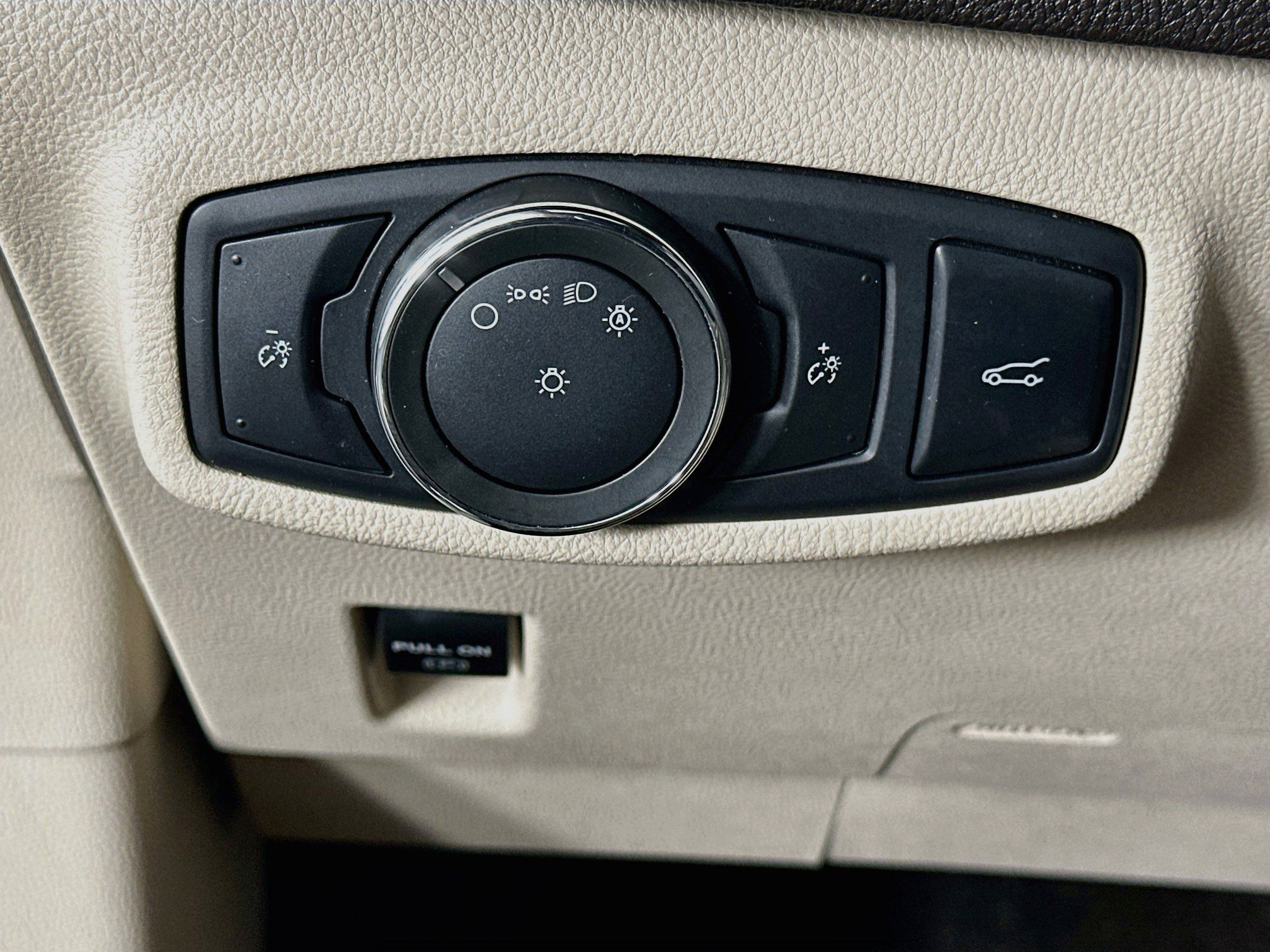 Used 2017 Lincoln MKC Reserve FWD image 17