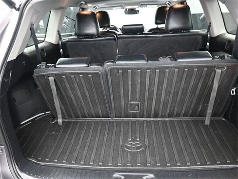 Used 2019 Toyota Highlander XLE image 27