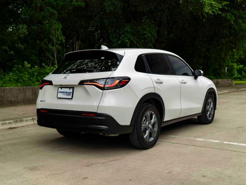 Certified 2026 Honda HR-V LX image 9