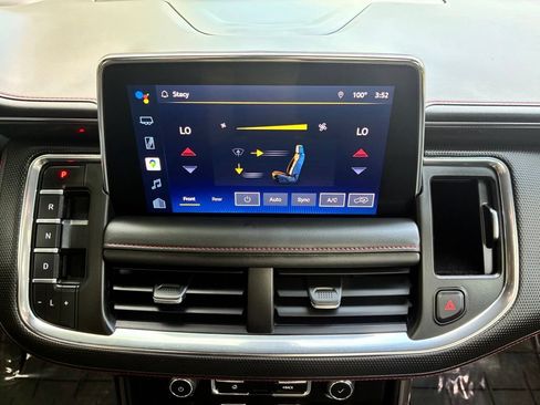Used 2022 Chevrolet Suburban RST w/ Sport Performance Package RWD image 21