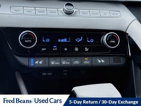 Certified 2024 Hyundai Elantra Limited FWD image 23