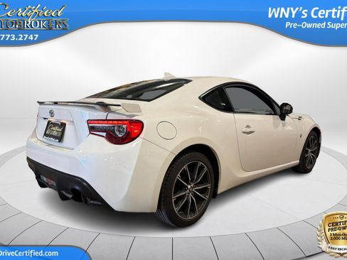 Used 2019 Toyota 86 RWD image 6