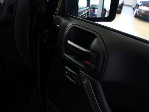 Used 2017 Jeep Wrangler Sport image 40