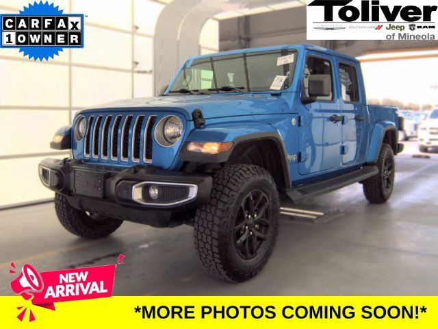 Used 2022 Jeep Gladiator Overland w/ Popular Equipment Package AWD/4WD image 1