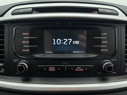 Used 2017 Kia Sorento LX image 16