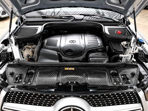 Used 2021 Mercedes-Benz GLE 450 4MATIC w/ AMG Line Exterior image 44