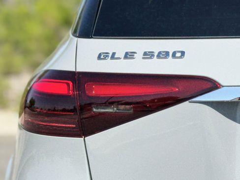 New 2025 Mercedes-Benz GLE 580 4MATIC image 13