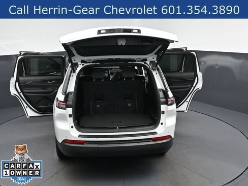 Used 2025 Jeep Grand Cherokee L Altitude AWD/4WD image 44