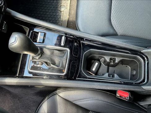 Used 2025 Jeep Compass Latitude w/ Convenience Group AWD/4WD image 18