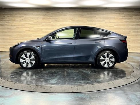 Used 2023 Tesla Model Y 2WD image 20