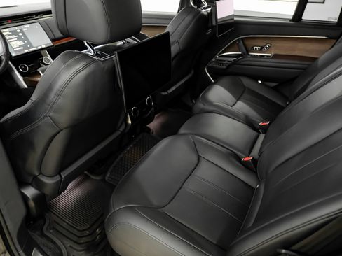 Used 2023 Land Rover Range Rover Autobiography image 39