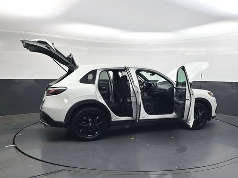 Certified 2024 Honda HR-V Sport image 38