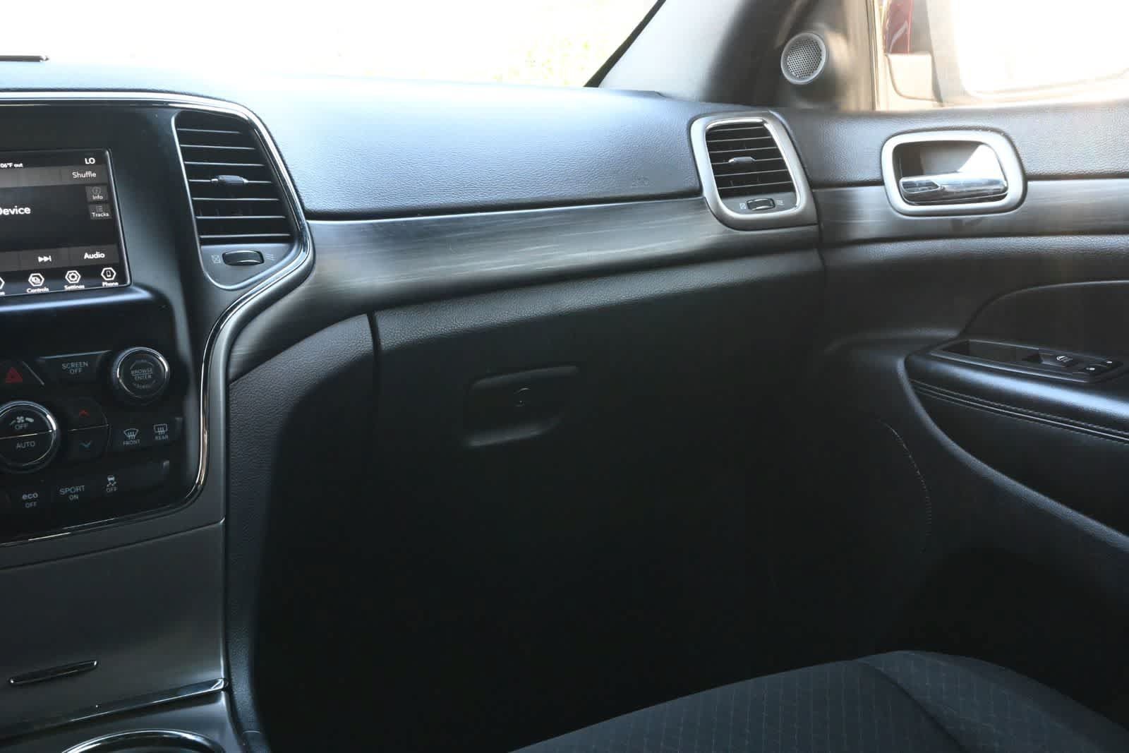 Used 2021 Jeep Grand Cherokee Laredo RWD image 8