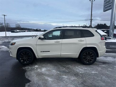 Used 2019 Jeep Cherokee High Altitude image 2