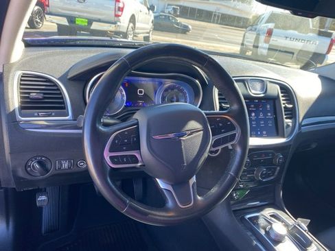 Used 2020 Chrysler 300 Touring w/ Sport Appearance Package image 12