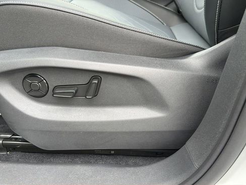 New 2026 Volkswagen Tiguan SE R-Line FWD image 14