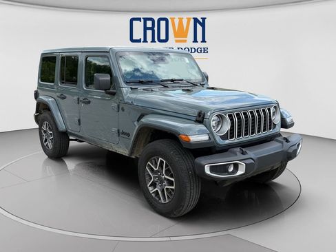 Used 2026 Jeep Wrangler Unlimited Sahara AWD/4WD image 1