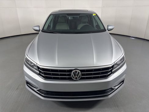Used 2016 Volkswagen Passat 1.8T SE w/ Lighting Package (P06) FWD image 3
