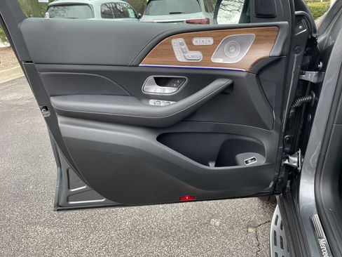 New 2026 Mercedes-Benz GLS 580 GLS 580 4MATIC SUV image 17