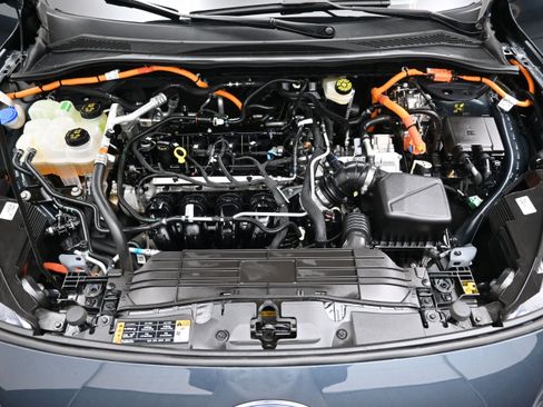 Used 2022 Ford Escape SEL w/ Technology Package FWD image 8