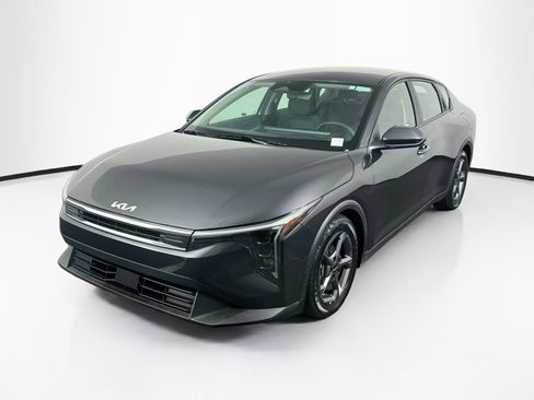 Used 2025 Kia K4 FWD image 3