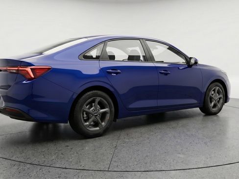 Used 2025 Kia K4 LXS image 9