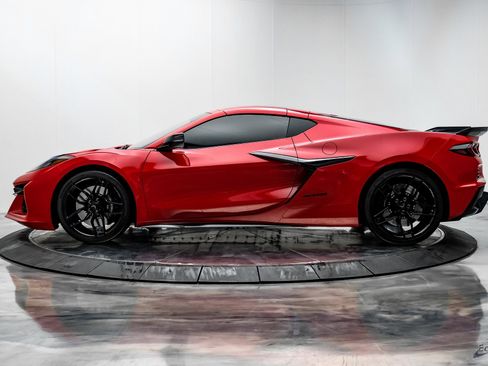 Used 2025 Chevrolet Corvette Z06 w/ Battery Protection Package image 6