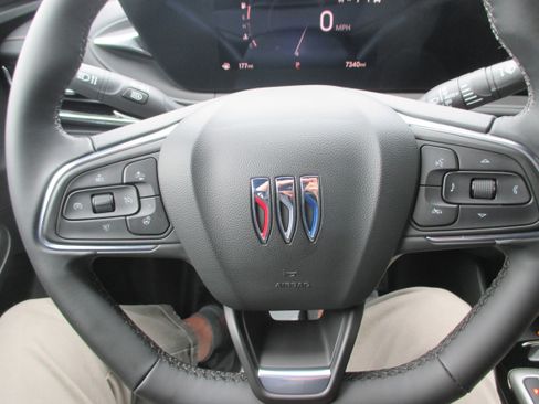 Used 2024 Buick Envista Preferred FWD image 19
