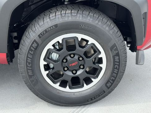 New 2026 Toyota 4Runner TRD Off-Road Premium AWD/4WD image 15