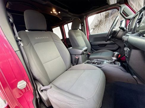 Used 2022 Jeep Wrangler Unlimited Sahara w/ LED Lighting Group image 32