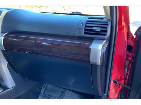 Used 2016 Toyota 4Runner Limited image 18