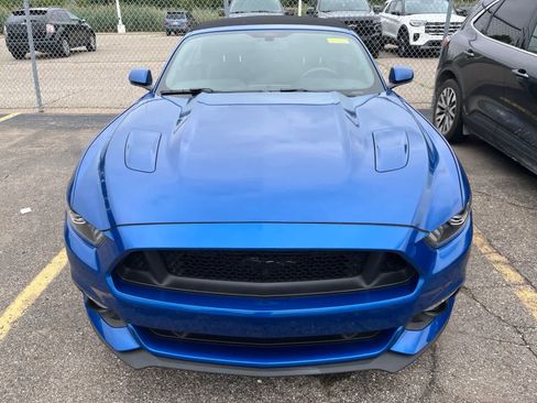 Used 2017 Ford Mustang GT Premium w/ Equipment Group 401A RWD image 21