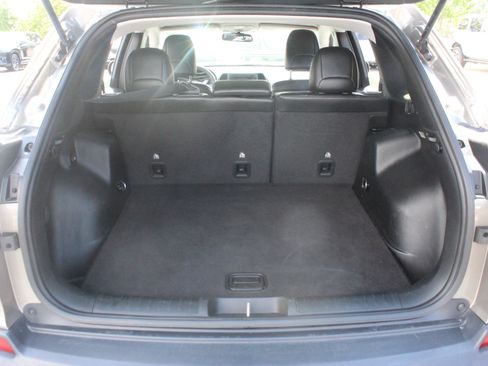 Used 2020 Jeep Cherokee Latitude Plus FWD image 26