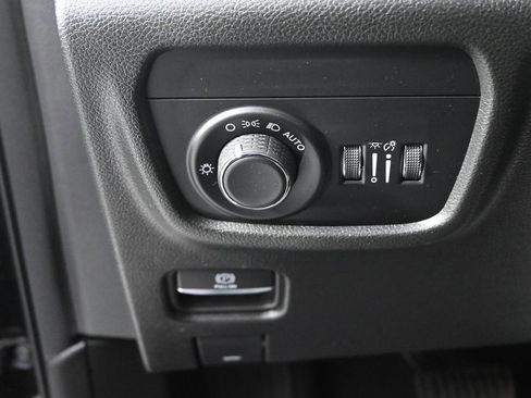 Used 2022 Jeep Grand Cherokee Altitude image 23