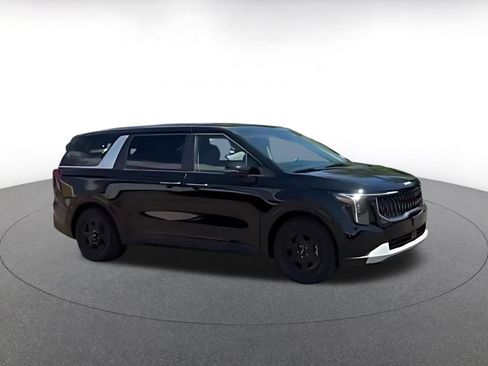Used 2026 Kia Carnival FWD image 12