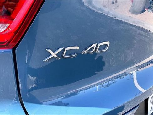 Used 2024 Volvo XC40 B5 Core AWD/4WD image 30