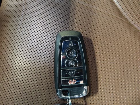 Used 2021 Lincoln Nautilus Reserve FWD image 32