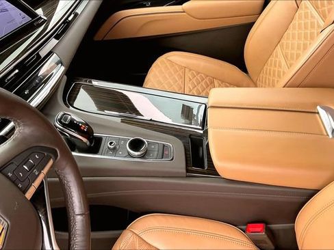 Used 2023 Cadillac Escalade Premium Luxury w/ Performance Package image 13