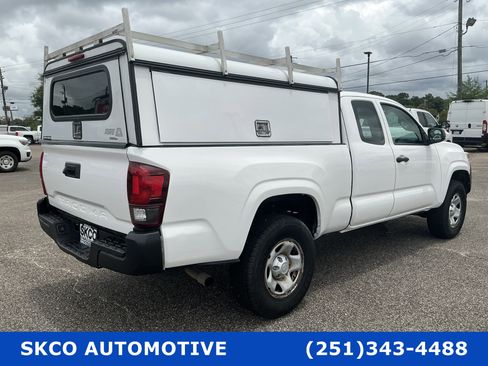 Used 2018 Toyota Tacoma SR RWD image 5